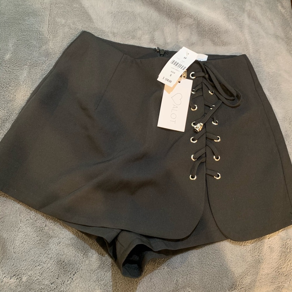 NWT lf black skort